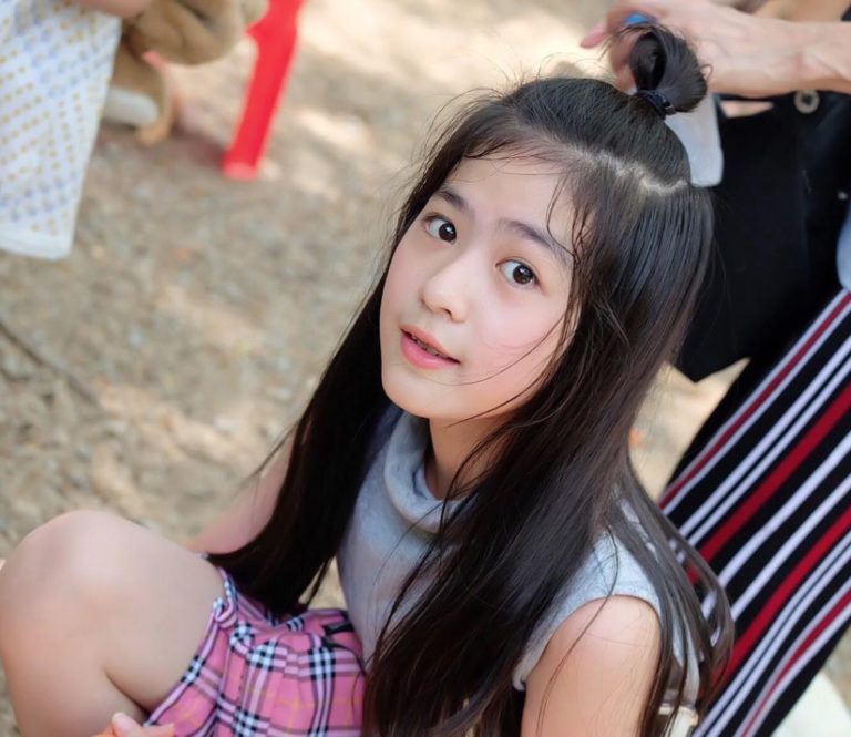 อัลบั้ม 95+ ภาพพื้นหลัง อันนา ดาเนซี่ คมชัด