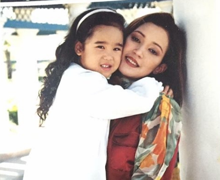 เปิดโฉมหน้า น้องพลอย ลูกสาวของอดีตนางเอกดัง ดี้ ปัทมา